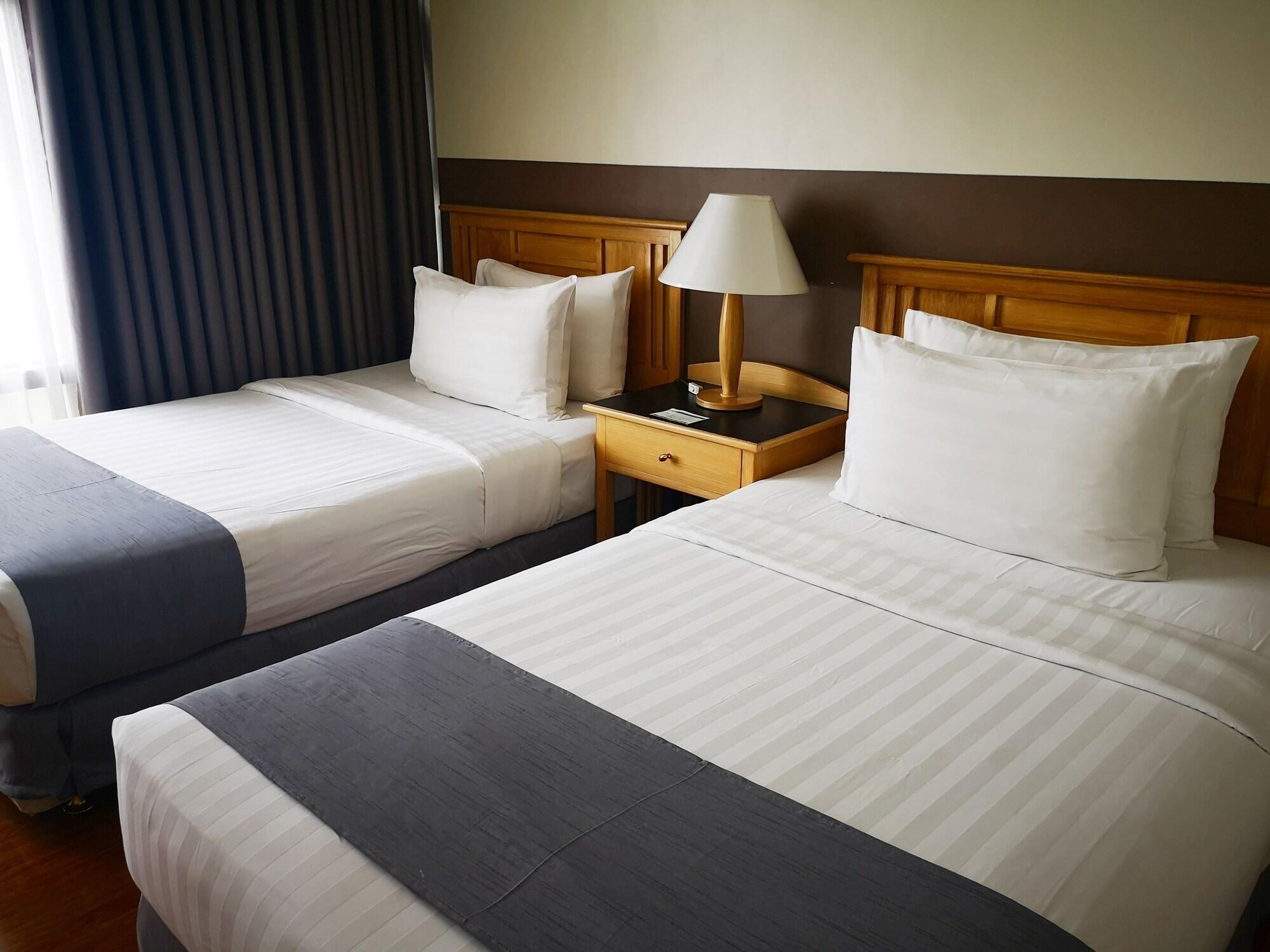 Infinity Tower Suites Makati City Ngoại thất bức ảnh