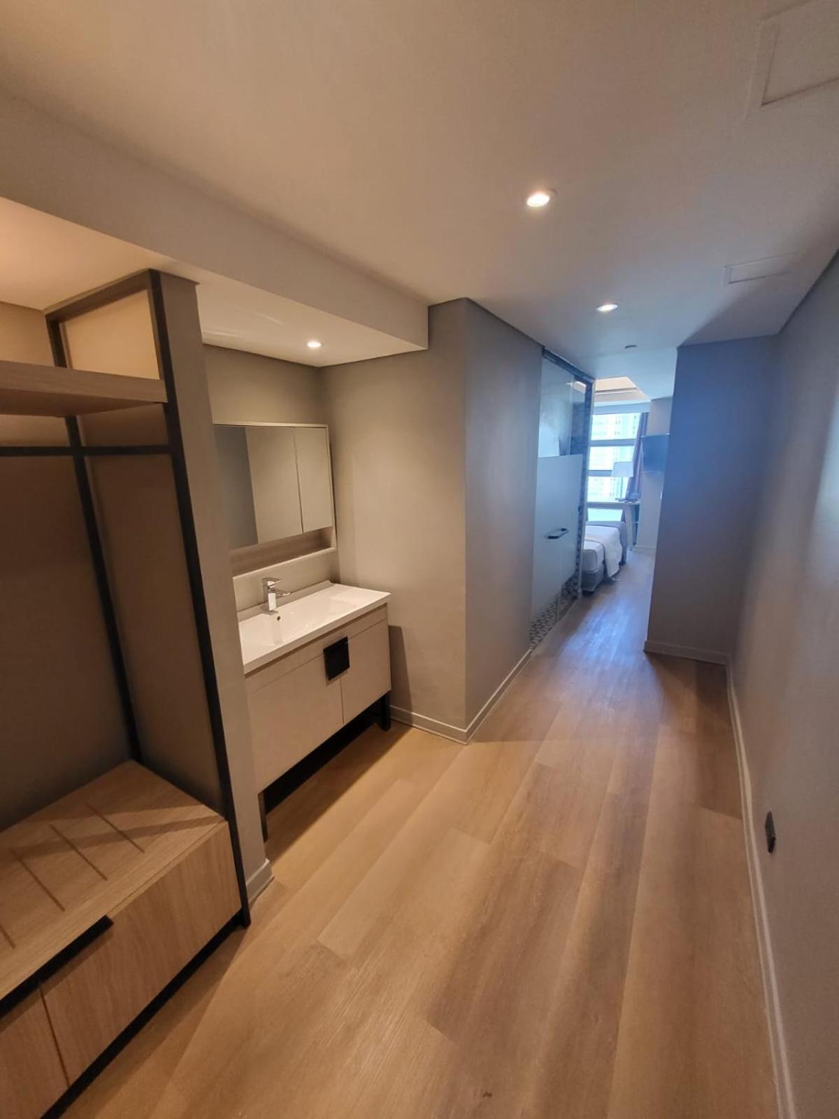Infinity Tower Suites Makati City Ngoại thất bức ảnh