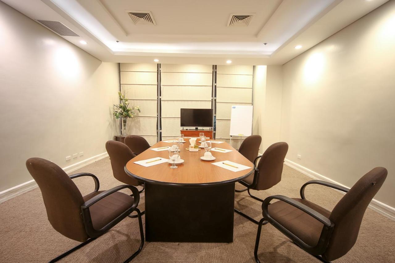 Infinity Tower Suites Makati City Ngoại thất bức ảnh