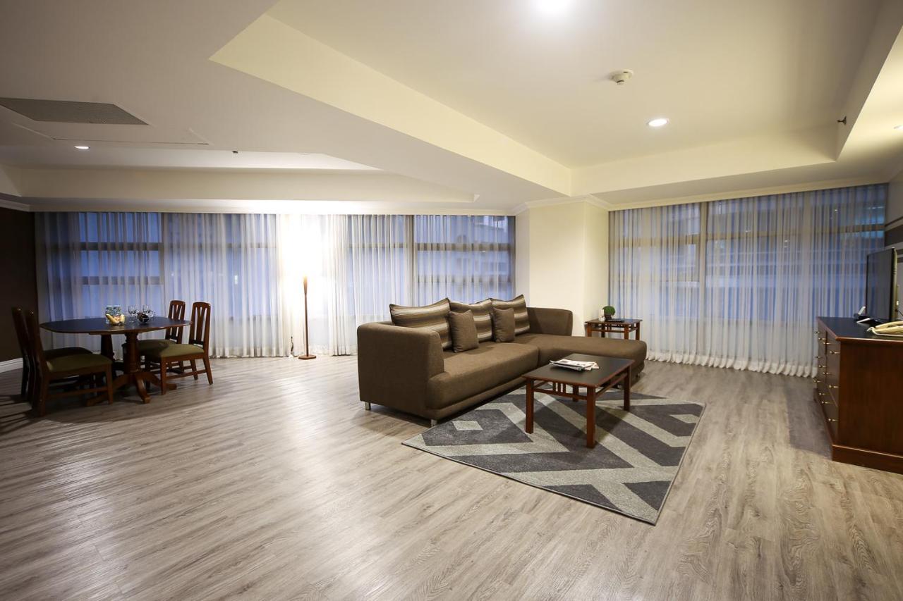 Infinity Tower Suites Makati City Ngoại thất bức ảnh