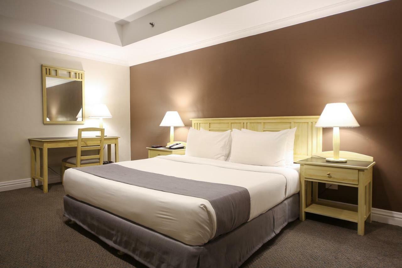 Infinity Tower Suites Makati City Ngoại thất bức ảnh