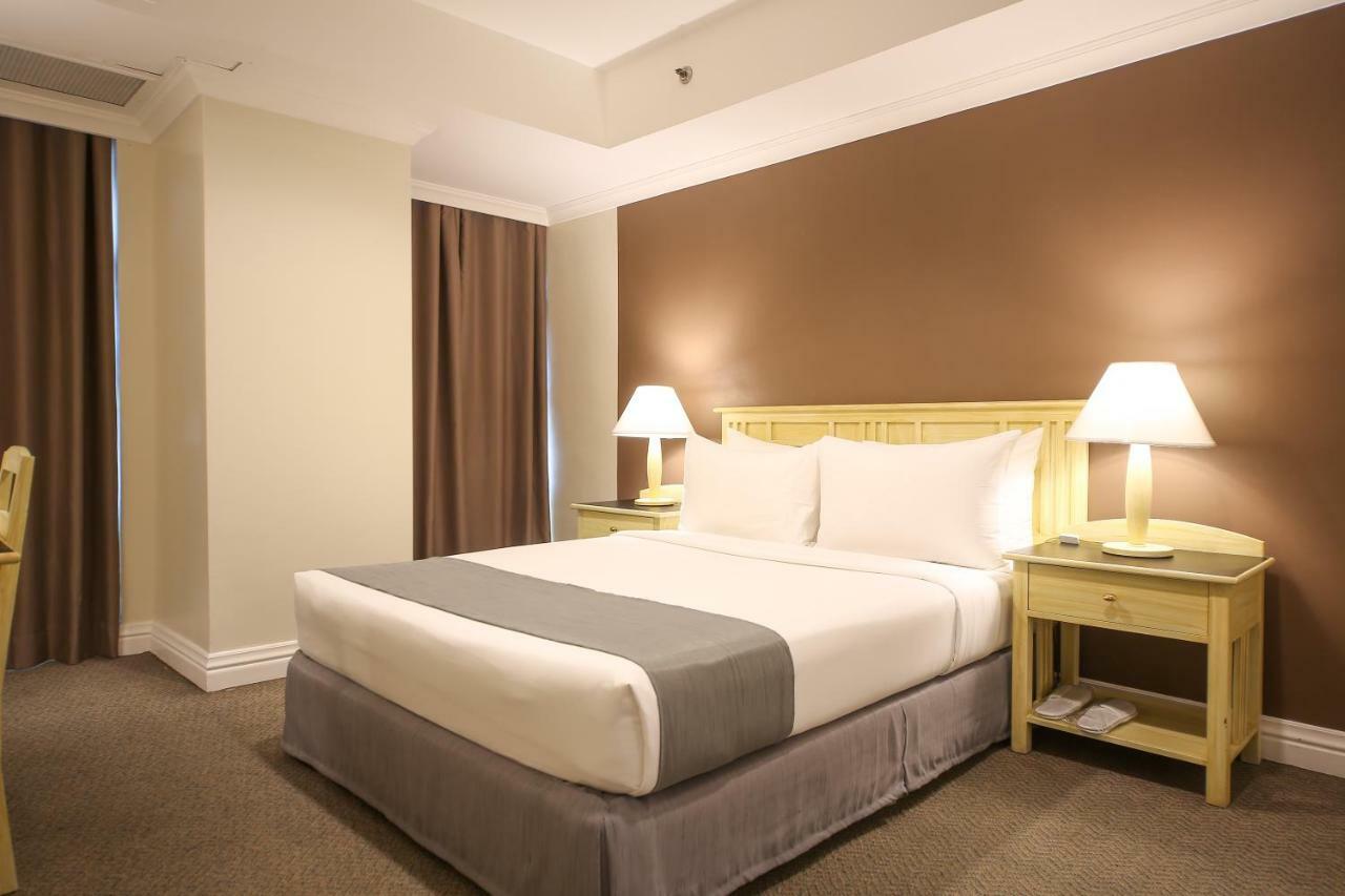 Infinity Tower Suites Makati City Ngoại thất bức ảnh